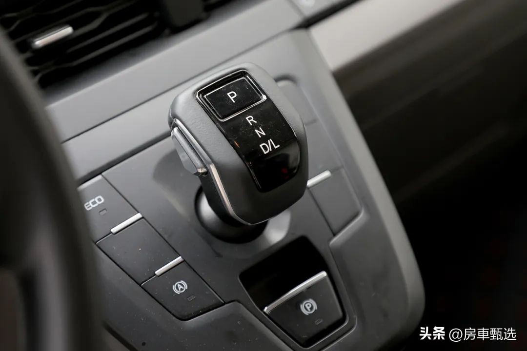 福特新全顺升顶商旅房车,福特新全顺2023款旅居房车