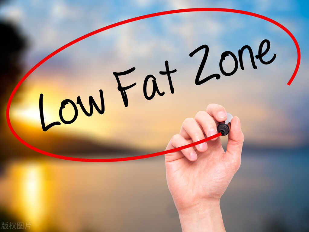 体检发现血红蛋白偏低，如何注意饮食来辅助补铁？