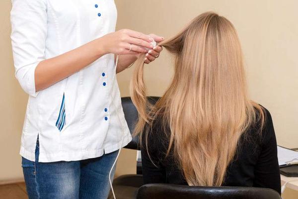 头皮油脂分泌过多怎么办,头皮分泌油脂过多吃啥药