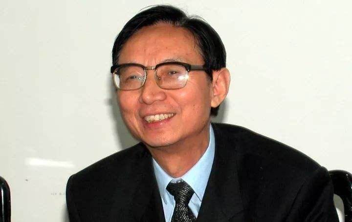 重庆57岁大叔曾是千万富翁,穷小子坐牢十七年完整版