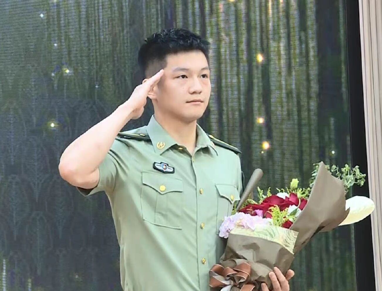 樊振东怎么加入了上海队,樊振东为何加入上海队