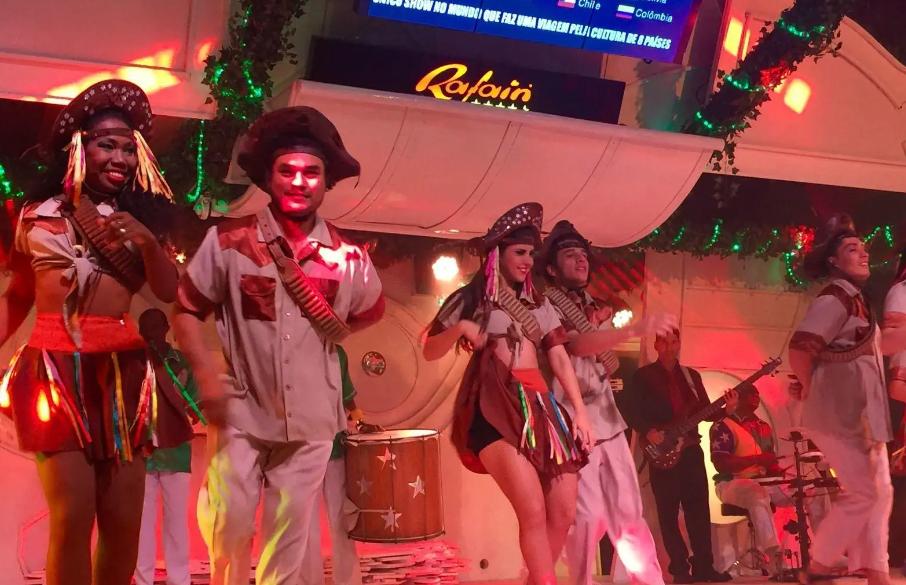 拉丁美洲的节日和音乐中都有非常明显的非洲元素，这是为什么？