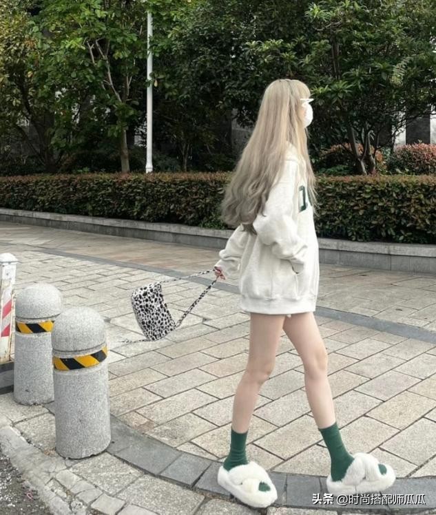 显腿长又不露腿的卫衣穿搭,卫衣长款显瘦搭配打底裤高档炸街