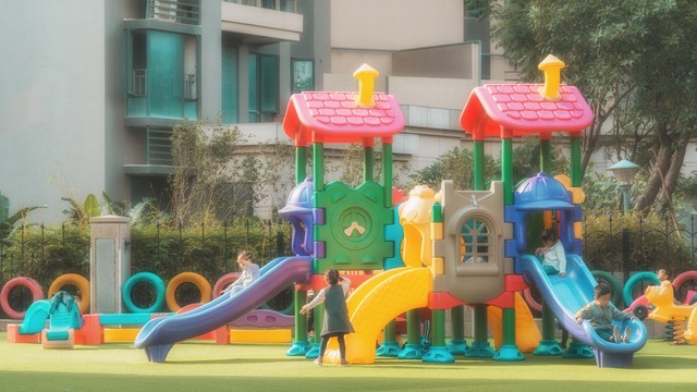 女孩哭诉多年来被婆婆欺负,女子被婆婆欺负怎么反击