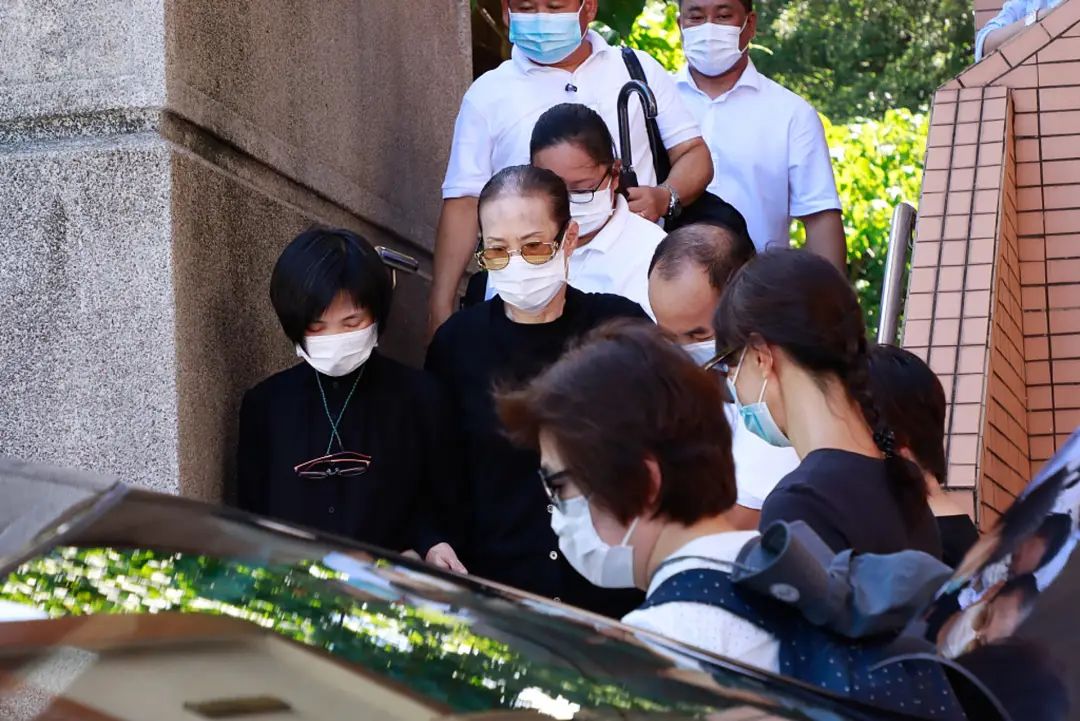 蓝琼缨因为什么去世,赌王二太蓝琼缨传奇的一生