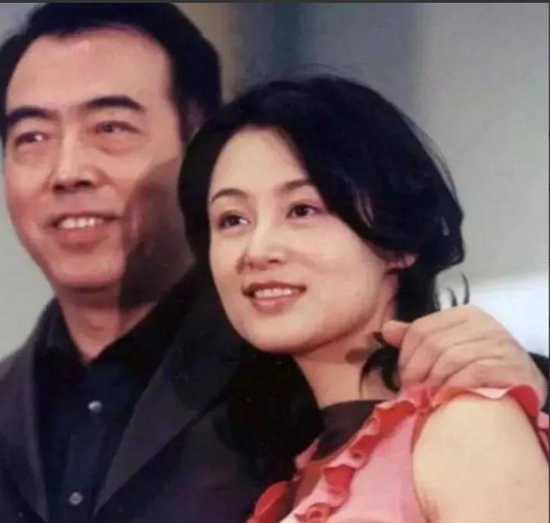 陈飞宇陈红被拍首次露面,陈飞宇与陈红现在关系