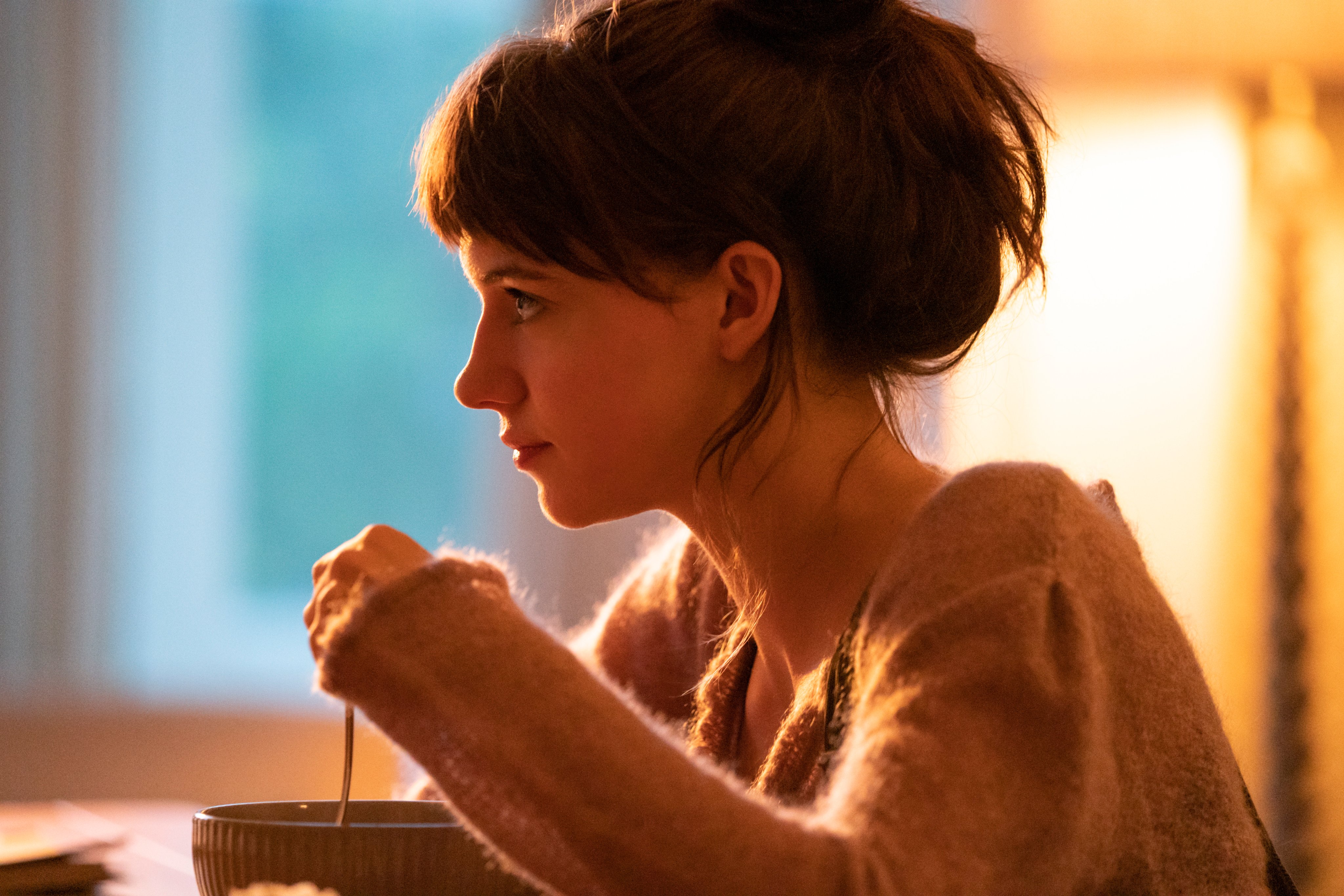 下巴比较长是不是不上镜,下巴太长会显老吗