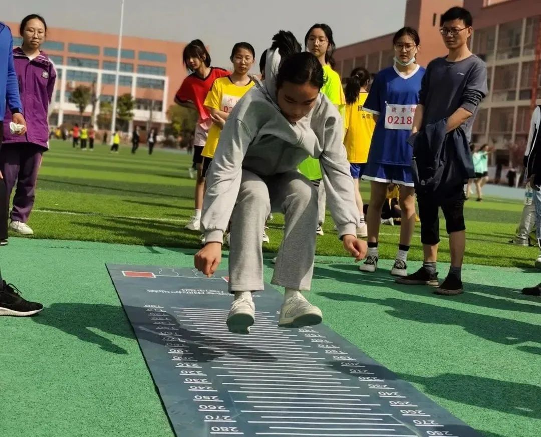 随县第三届“新华杯”中小学生运动会在炎帝学校举行