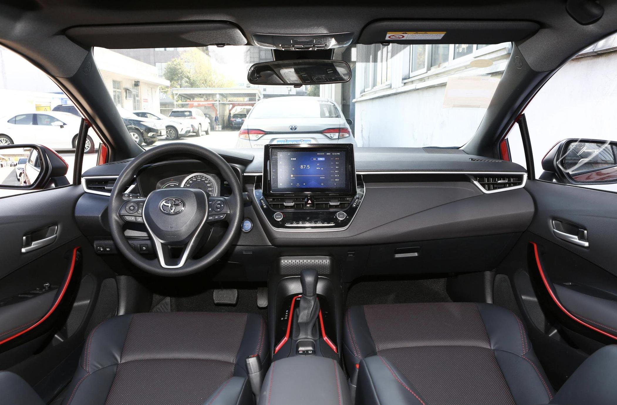 家用买丰田雷凌好还是大众速腾好,速腾1.2t跟雷凌1.2t哪个值得买