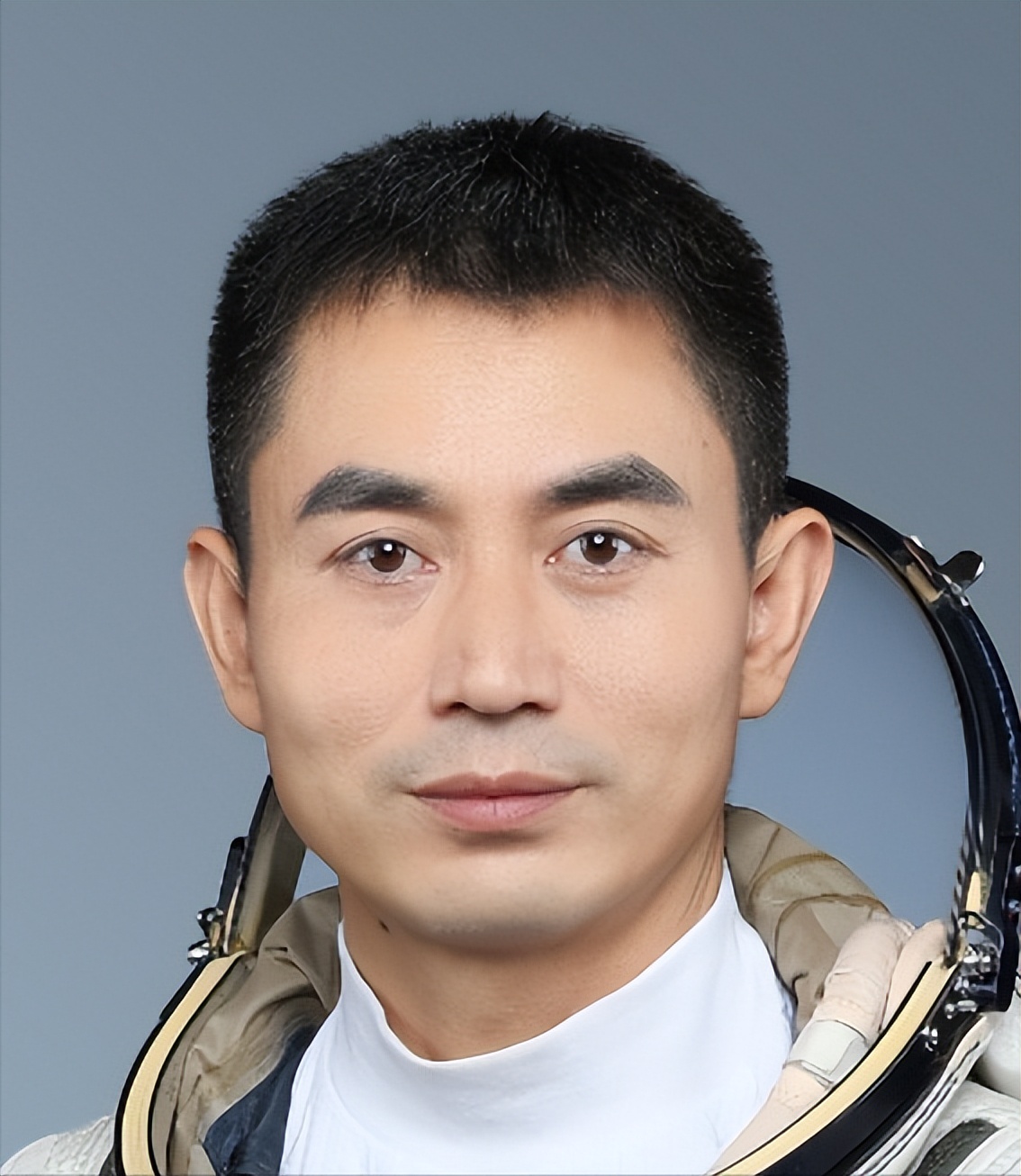 航天员少将和大校哪个级别大,中国航天英雄人物名单