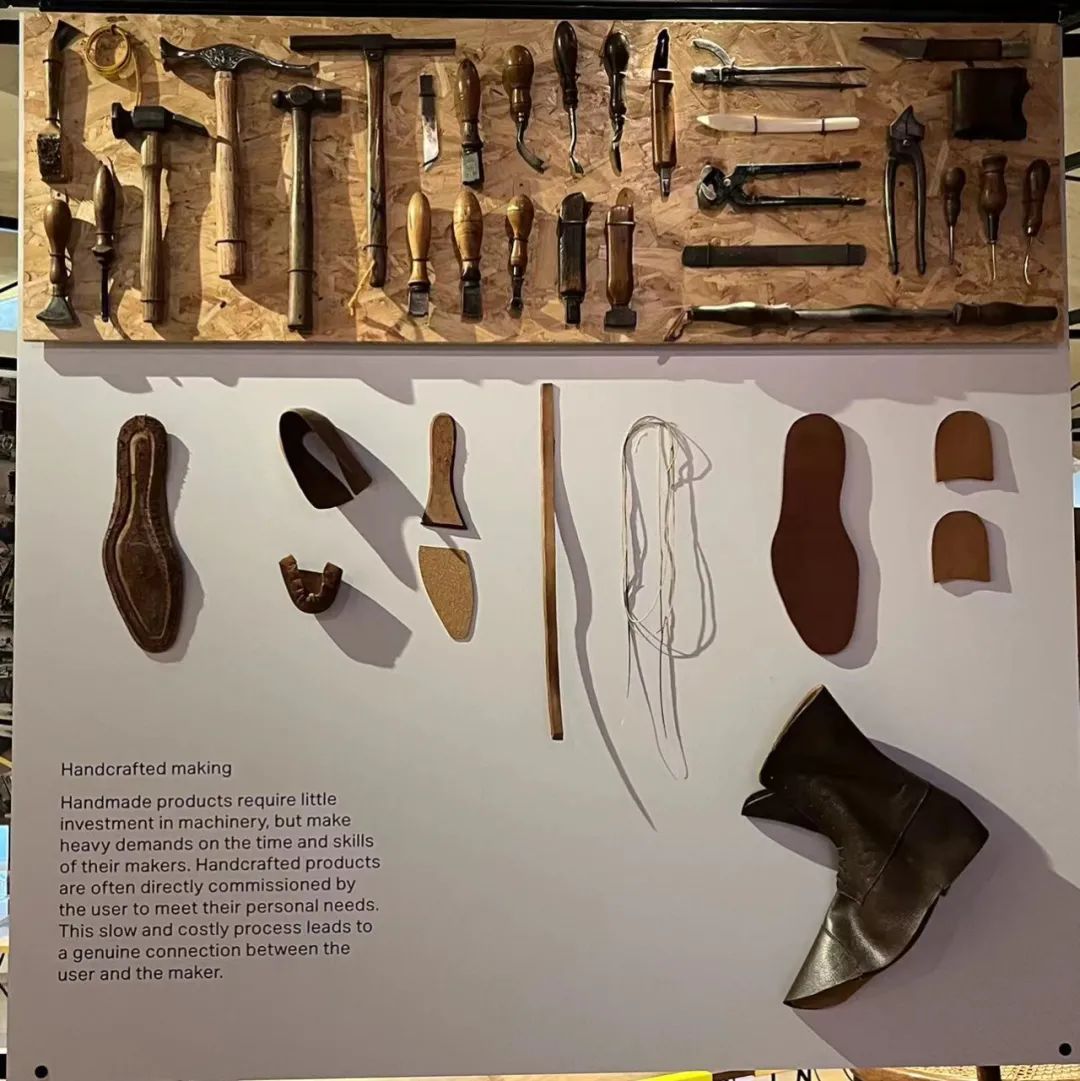 马为什么要钉马蹄铁,给马钉马蹄铁的视频