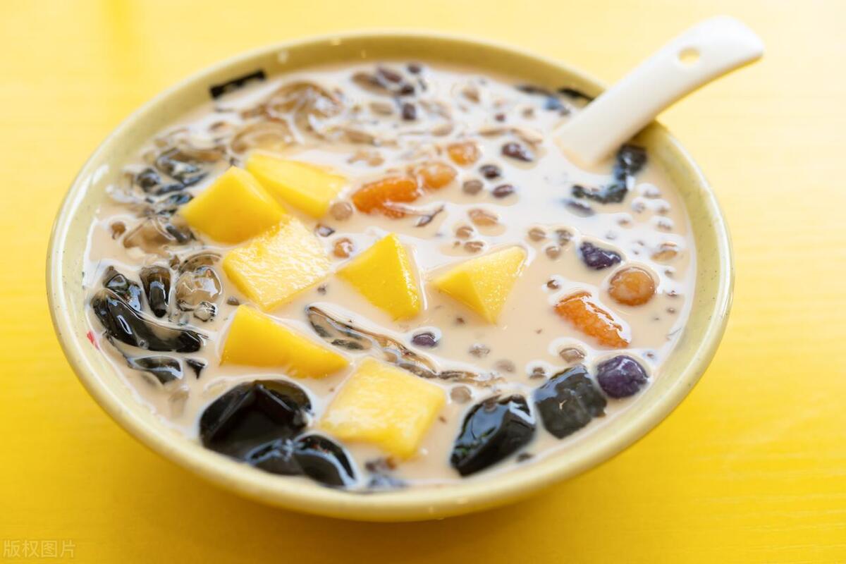 摆糖水地摊一晚能赚300吗,创业在街边卖糖水会赚钱吗