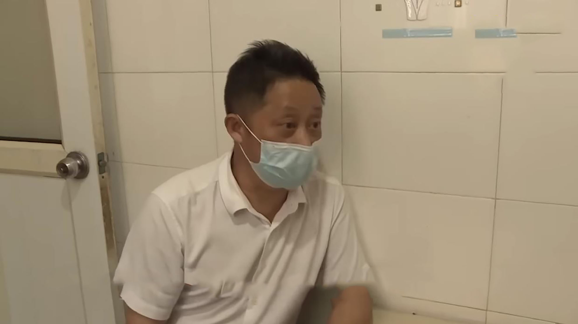 单亲妈妈身患癌症,16岁智障儿子该何去何从,男友:接下来交给我