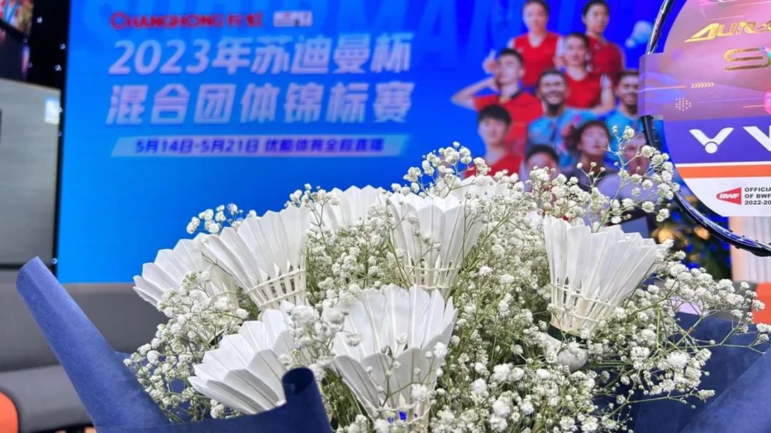 为什么现在年轻人这么喜欢看电视,为什么年轻人总喜欢上网