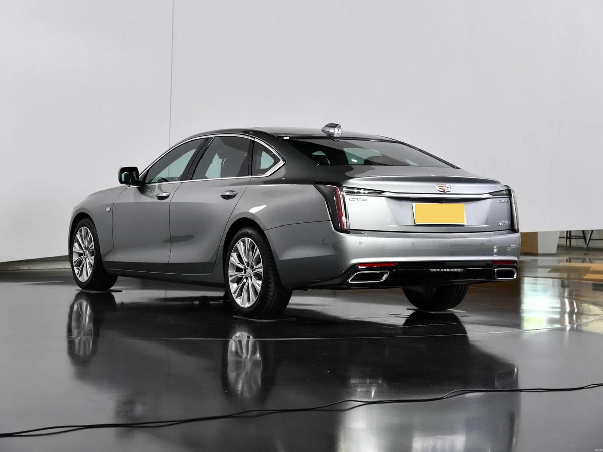 低调而又豪华的年轻轿车,低调豪华的轿车