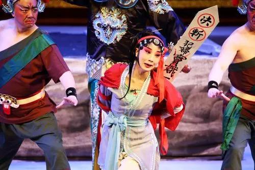 窦娥冤反映了什么样的社会现状,窦娥冤反映的社会现实及主题