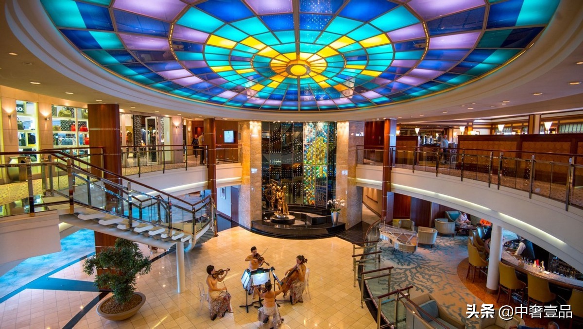 全球最新十大豪华邮轮,有多少艘邮轮才称得上大型邮轮