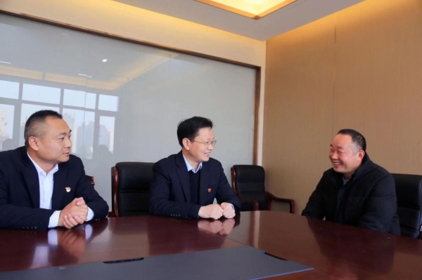 河南省新蔡县救人,新蔡县消防队员救火