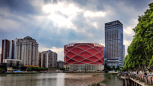 “神秘买家”中联基金接盘了多少万达广场？