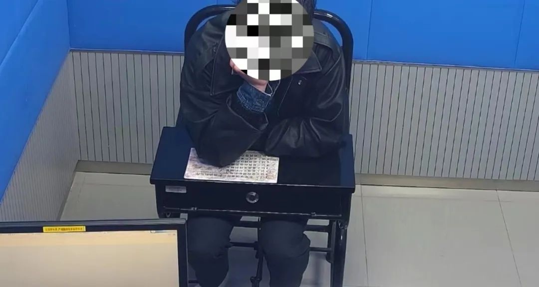 男子酒后梦游醒来称失忆,男性喝酒后失忆