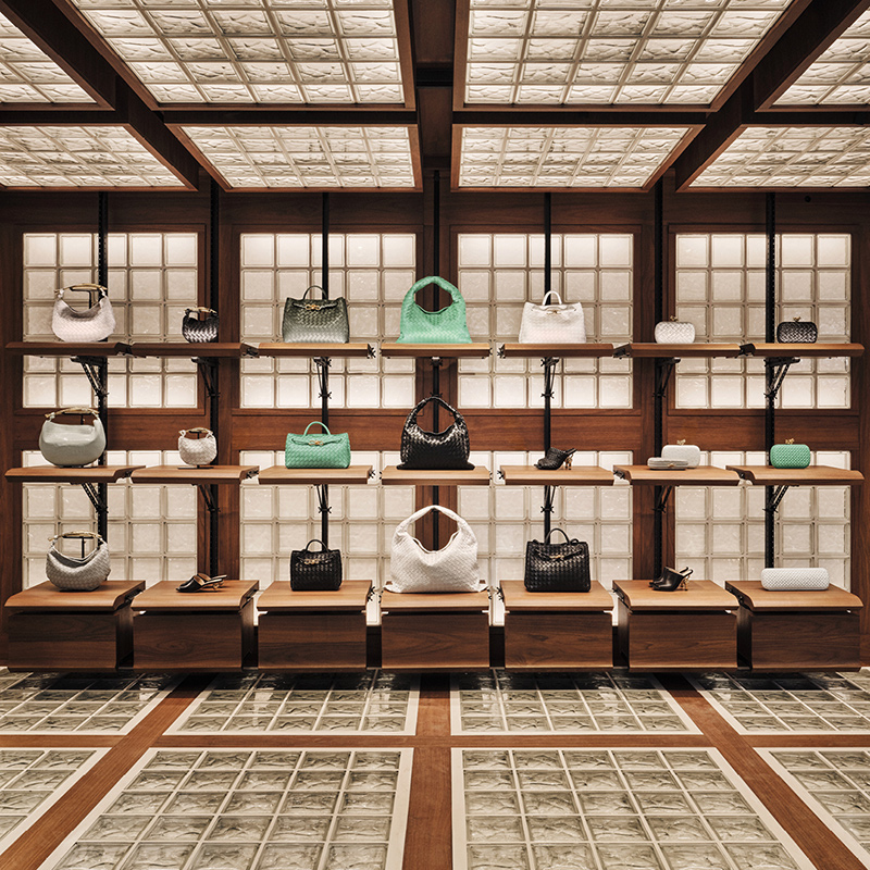 走进焕新亮相的BV巴黎旗舰店，看新创意总监带来了怎样的消费空间