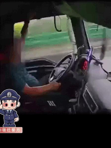 “走不直”？“刹不住”？雪天行车遇险必知→