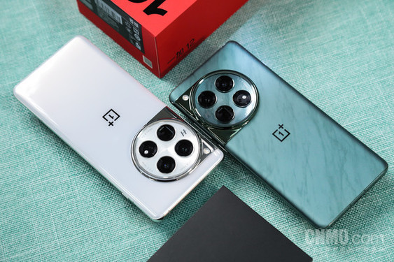 一加12屏幕有一个亮点,一加12性能评测有无线充吗