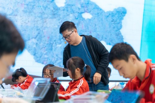 观摩交流促提升，六郎中学“校园开放日”展智慧新风