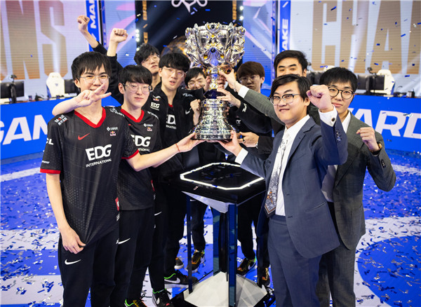 用不破不立的孤勇讲述“骑士精神”——专访EDG主教练杨济松