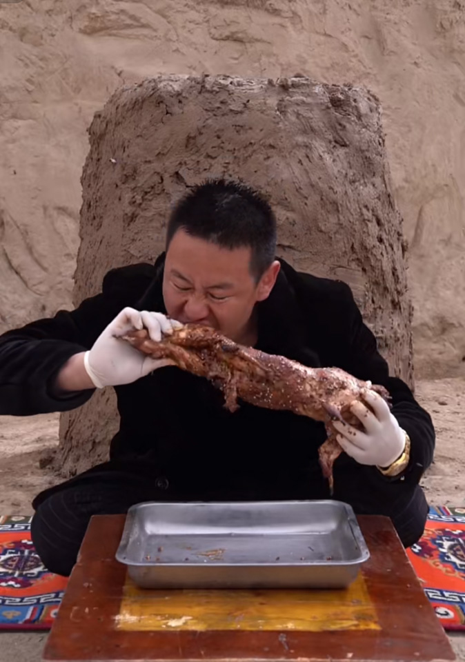 食欲之下，焦躁而孤独的吃播