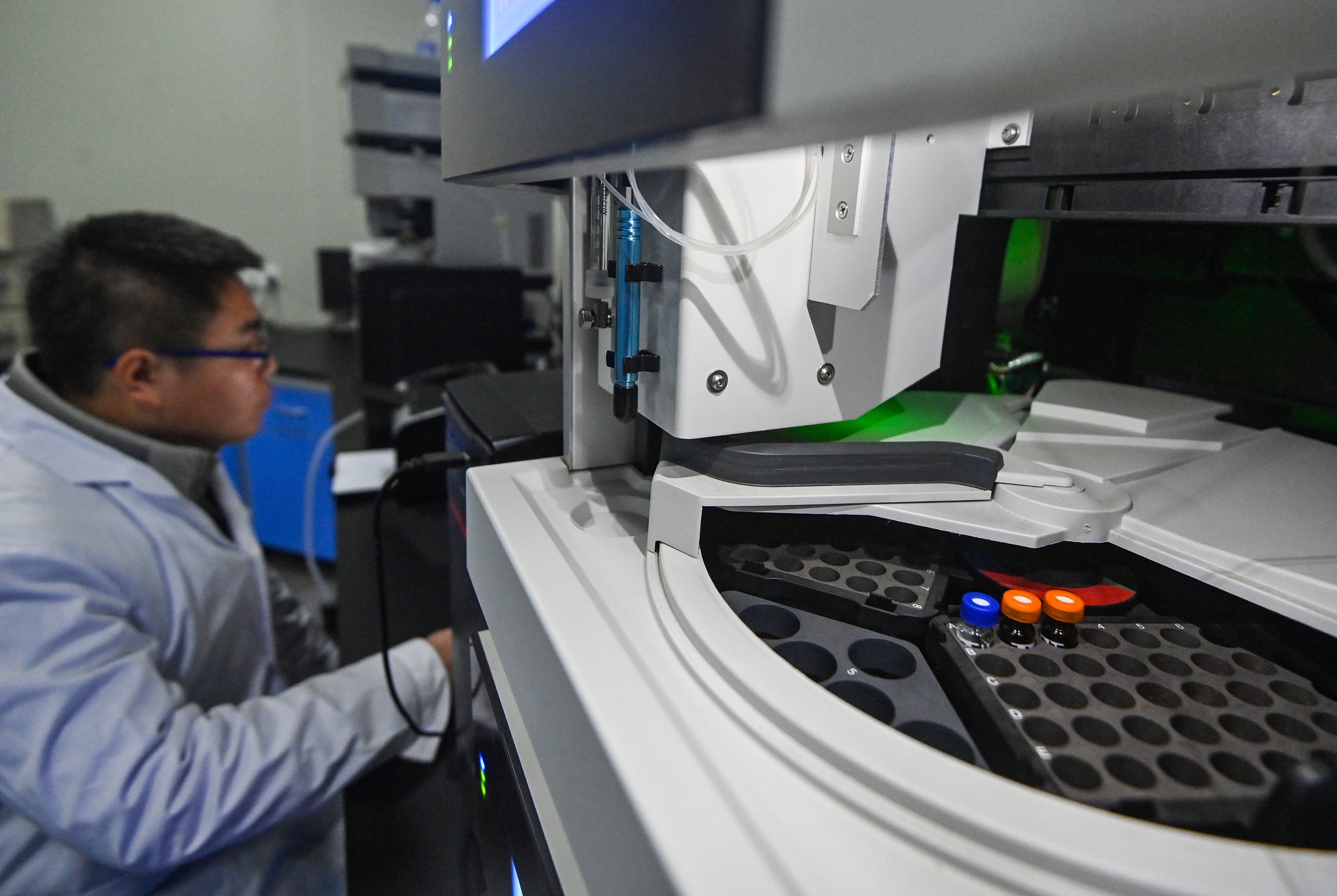 精准杀死癌细胞不损伤正常组织、缩短治疗疗程渝企研发出“抗癌神器”BNCT硼药