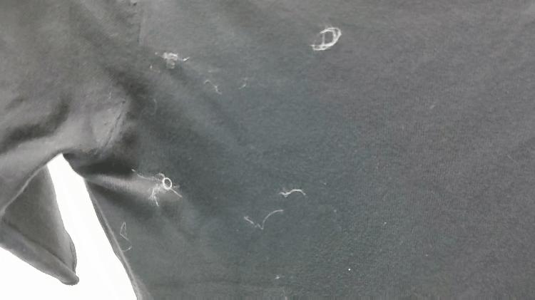 黑色衣服粘毛怎么处理小技巧,衣服粘毛小技巧