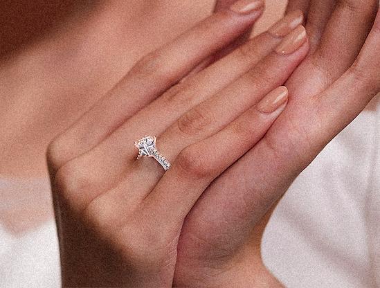 收割真爱真赚钱：DR要上市，买40个钻戒不够打新1签