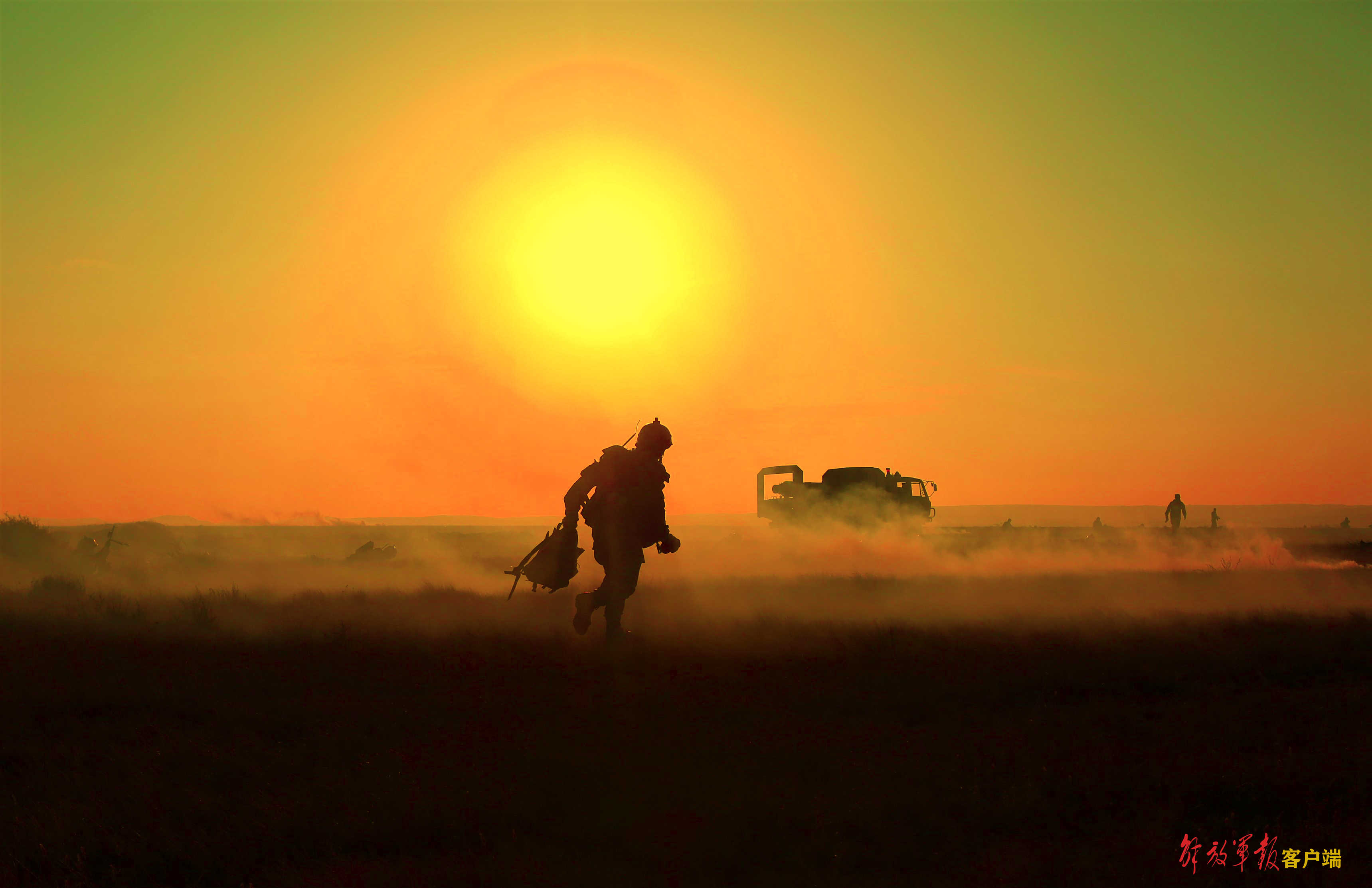 鏖战塞外，直击第77集团军“铁血红军旅”演训一线