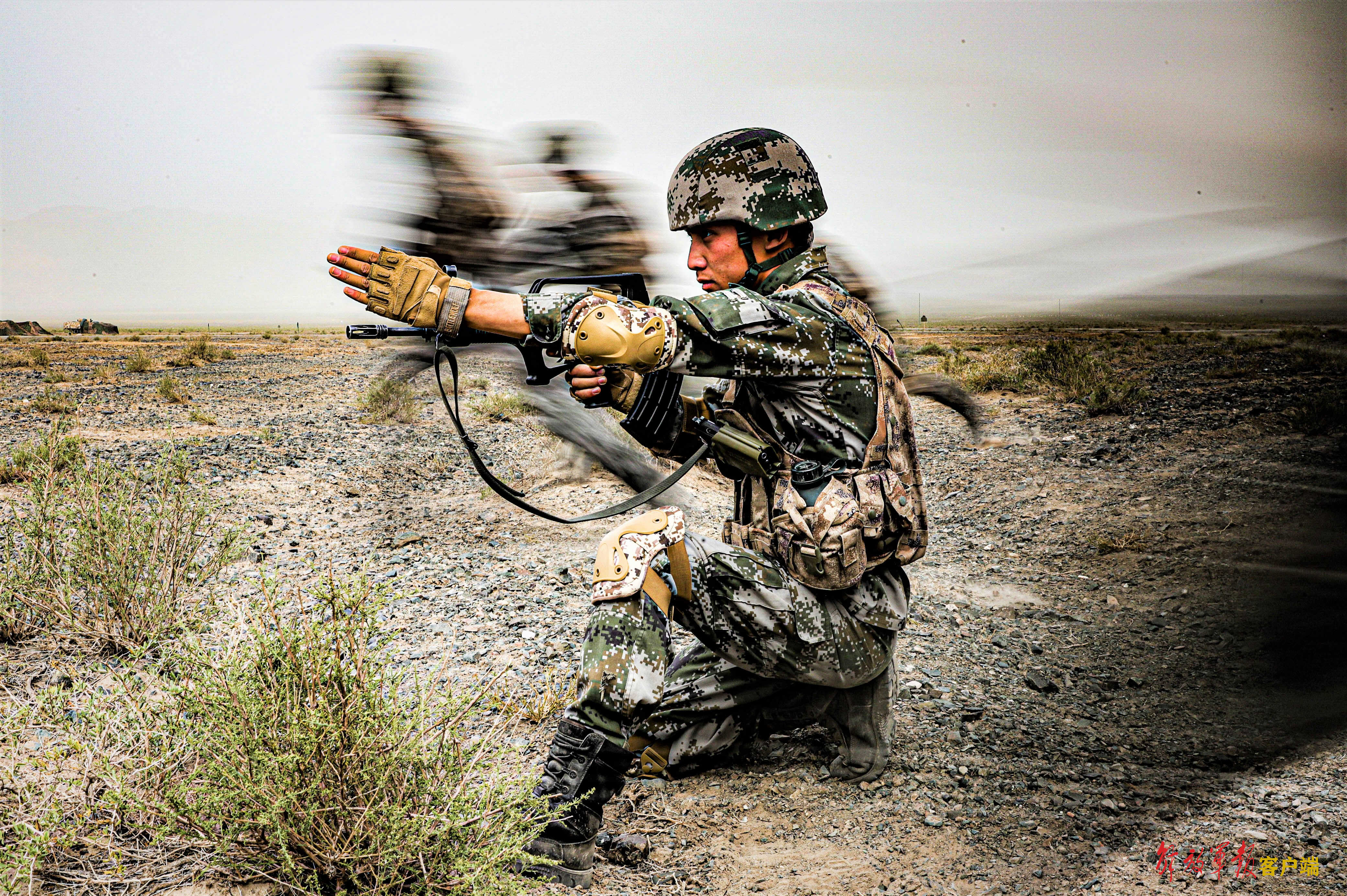 鏖战塞外，直击第77集团军“铁血红军旅”演训一线