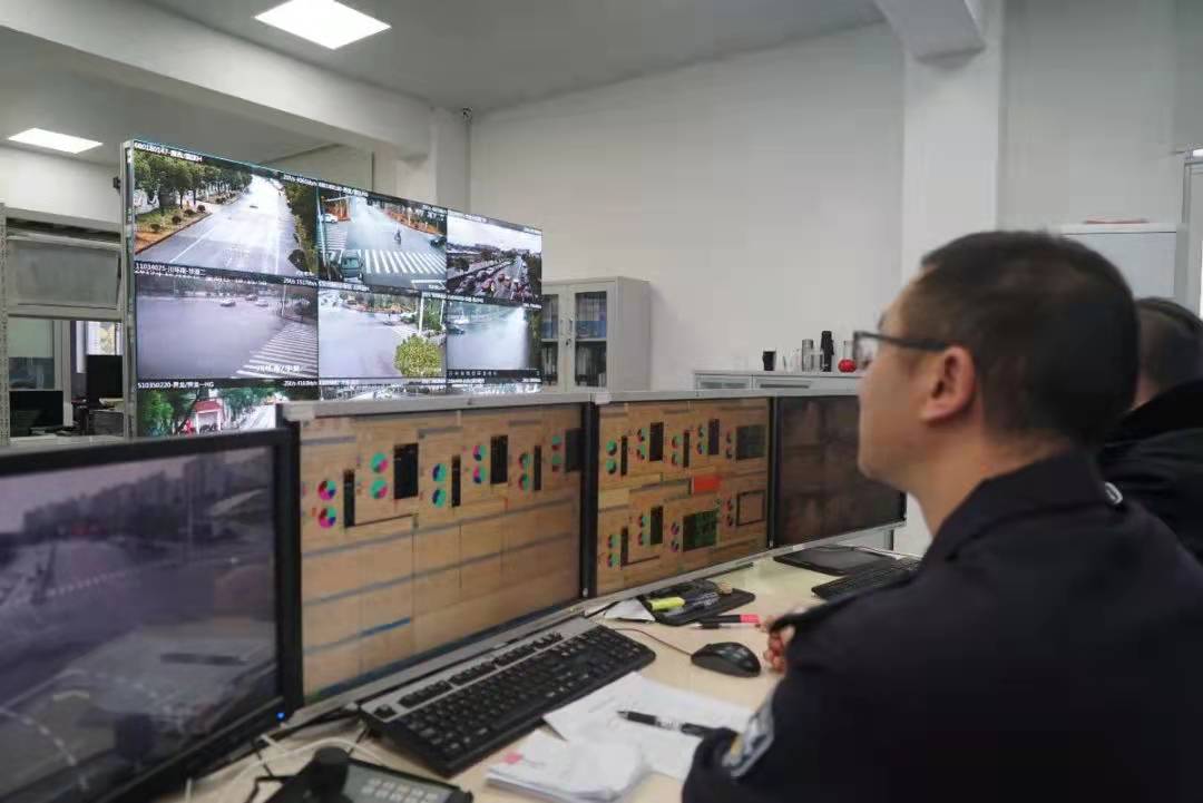 浦东各墓园进入“祭扫时分”，预约现场祭扫错峰出行