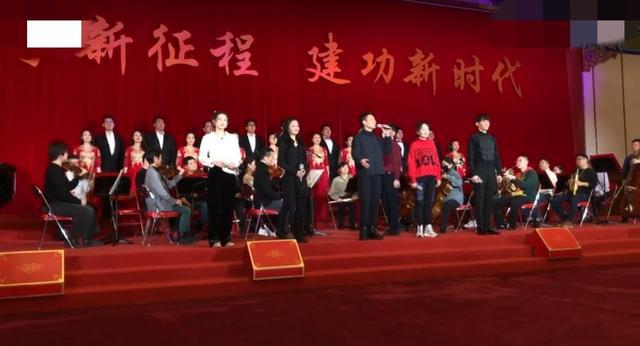 段奕宏跟刘德华合影,段奕宏刘德华