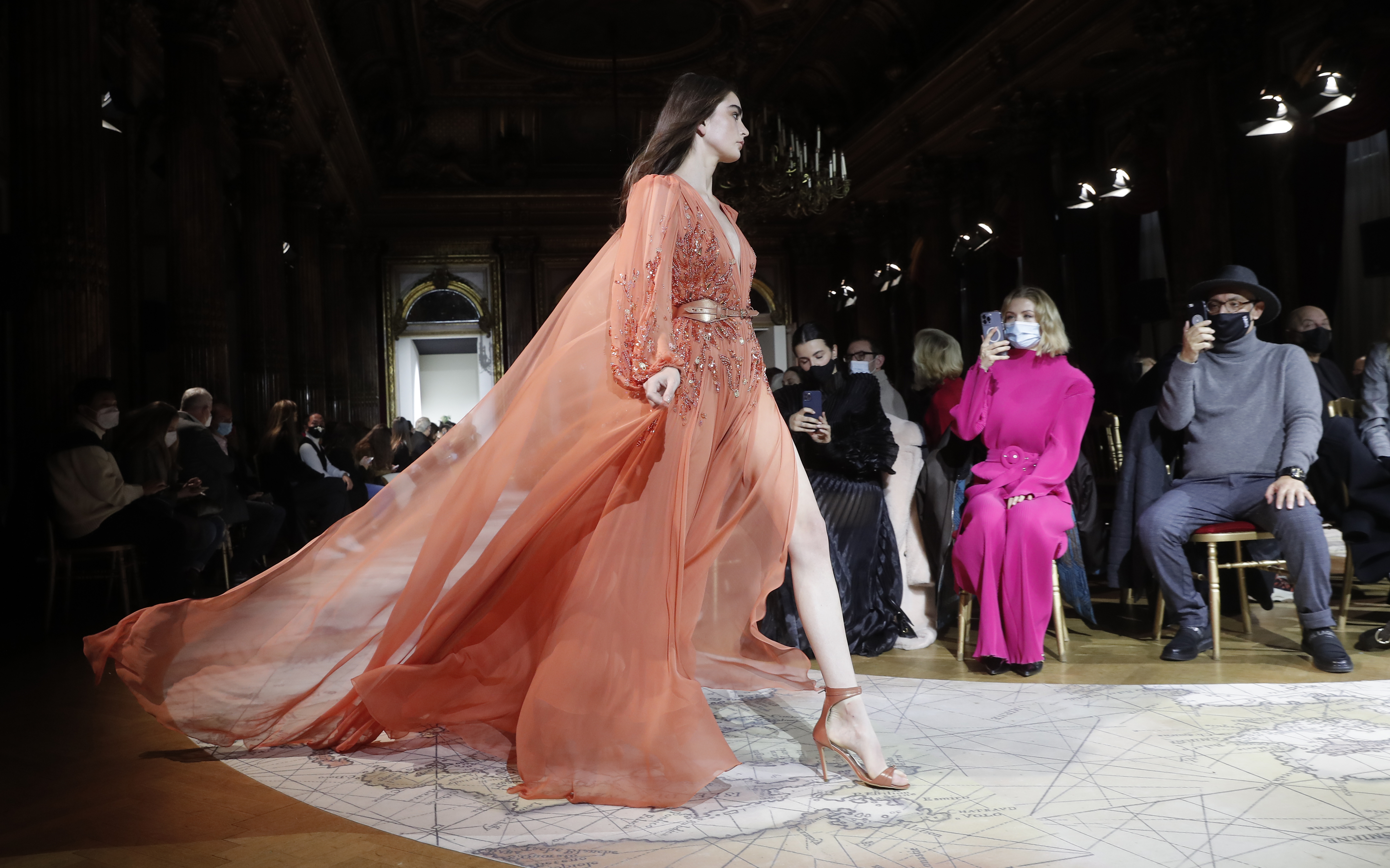 巴黎时装周2024高定,巴黎时装周2022高定