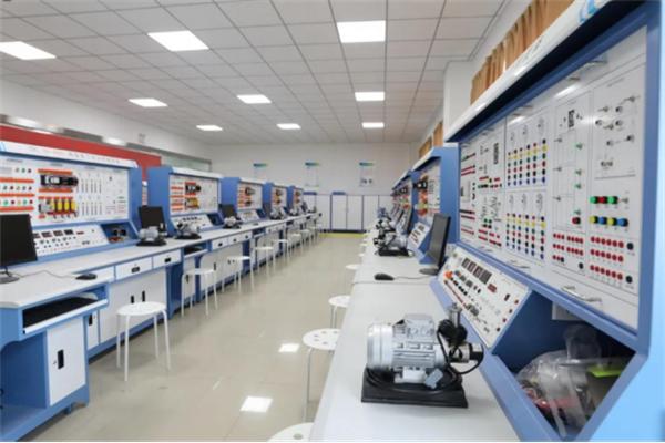 西安铁道技师学院特训营,西安铁道技师学院和铁路技术学院