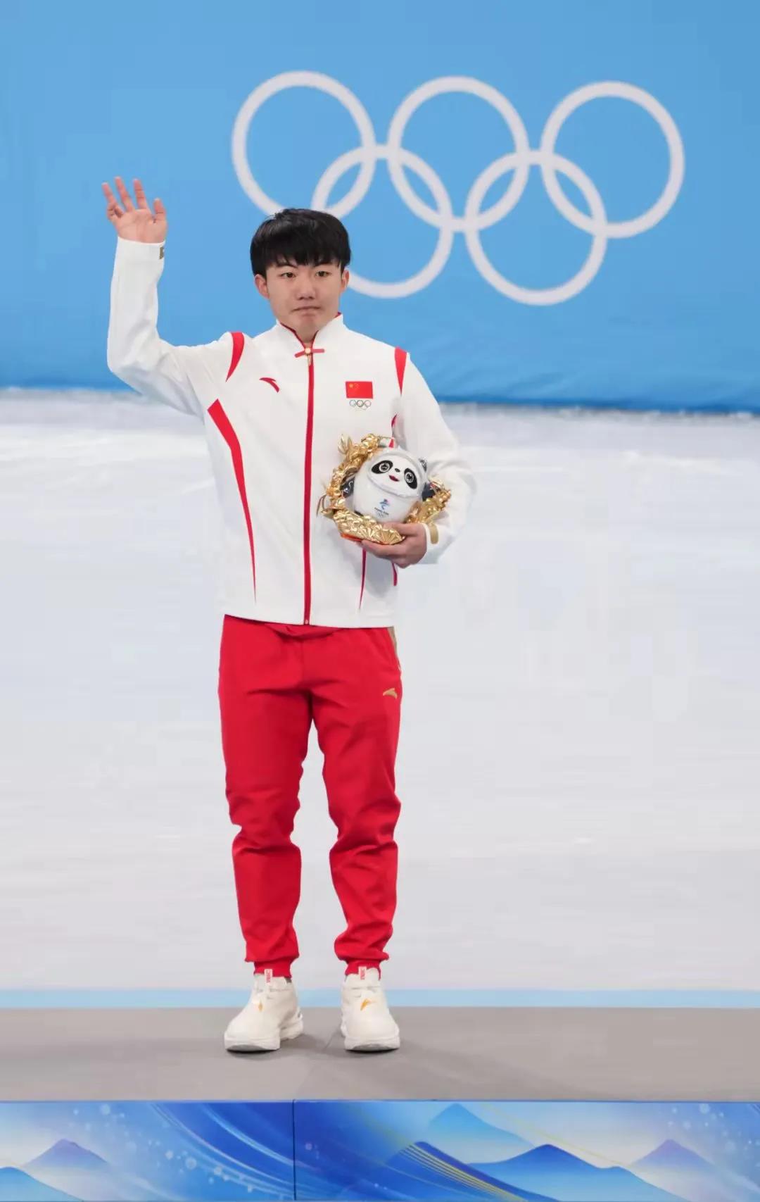 北京冬奥运动健儿努力拼搏,北京冬奥加拿大冰球队