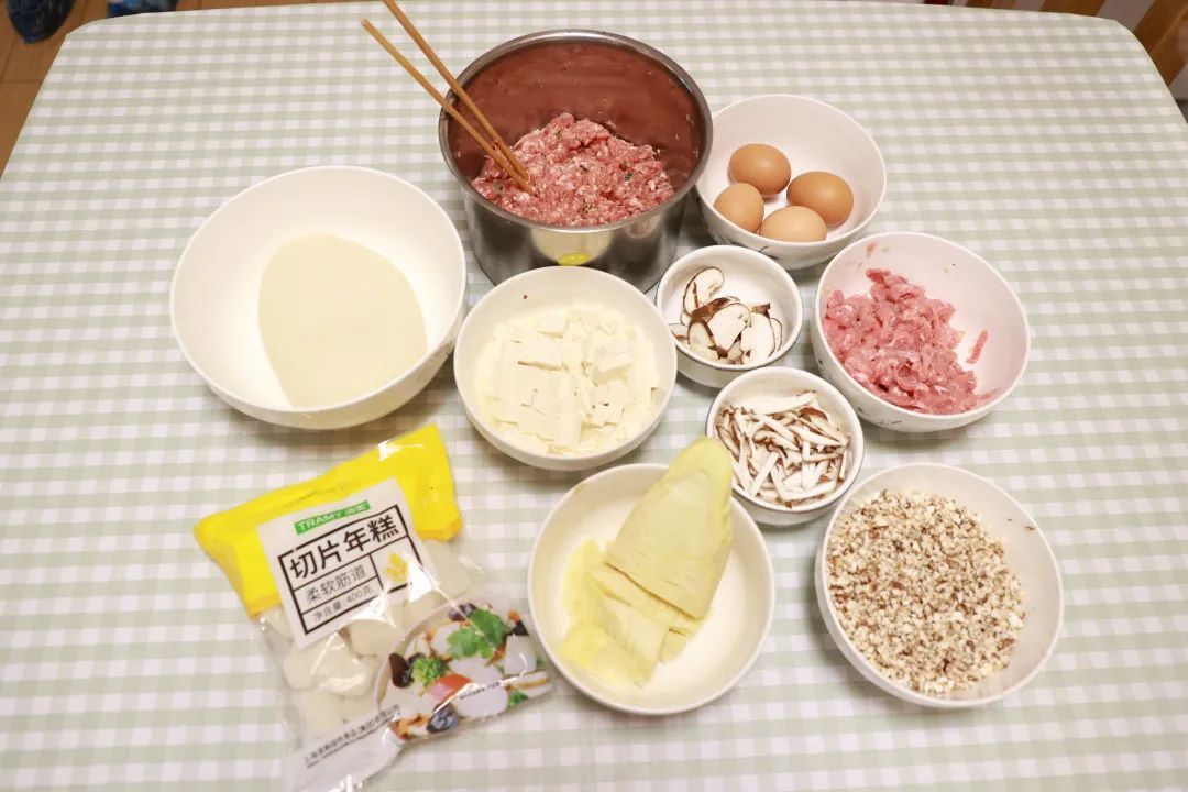 春日尝鲜荠菜春笋鲜肉汤饺,3款荠菜美食寻找春天的味道