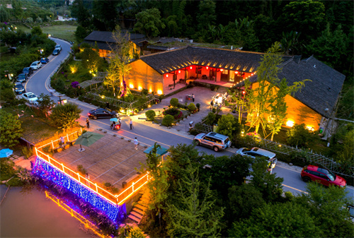 专访全国人大代表、巴中市委书记何平：靠“山”脱贫的革命老区，下一步将如何*局破**？