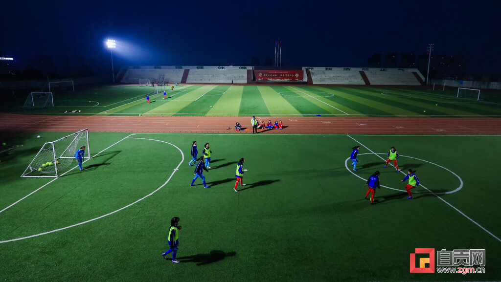 待放！自贡足球小花