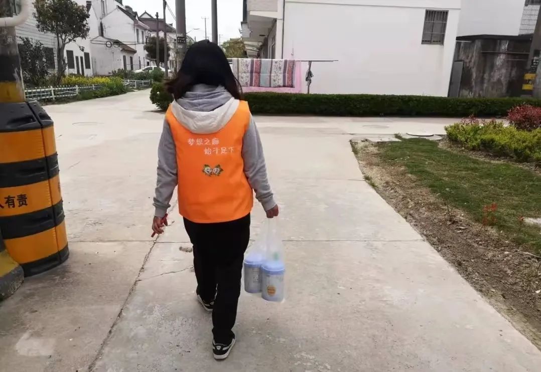 上海金山妇联“妈妈”齐行动，打响宝宝“口粮”保卫战