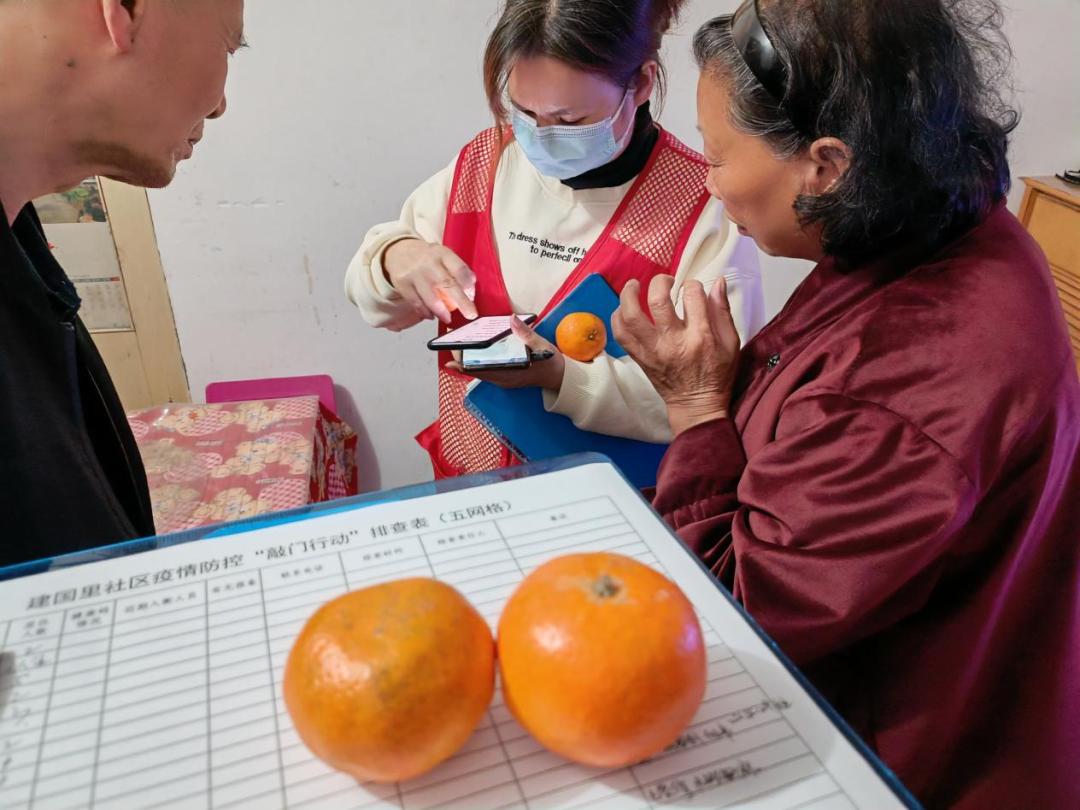 战疫她力量海报图片,战疫巾帼绽放她力量