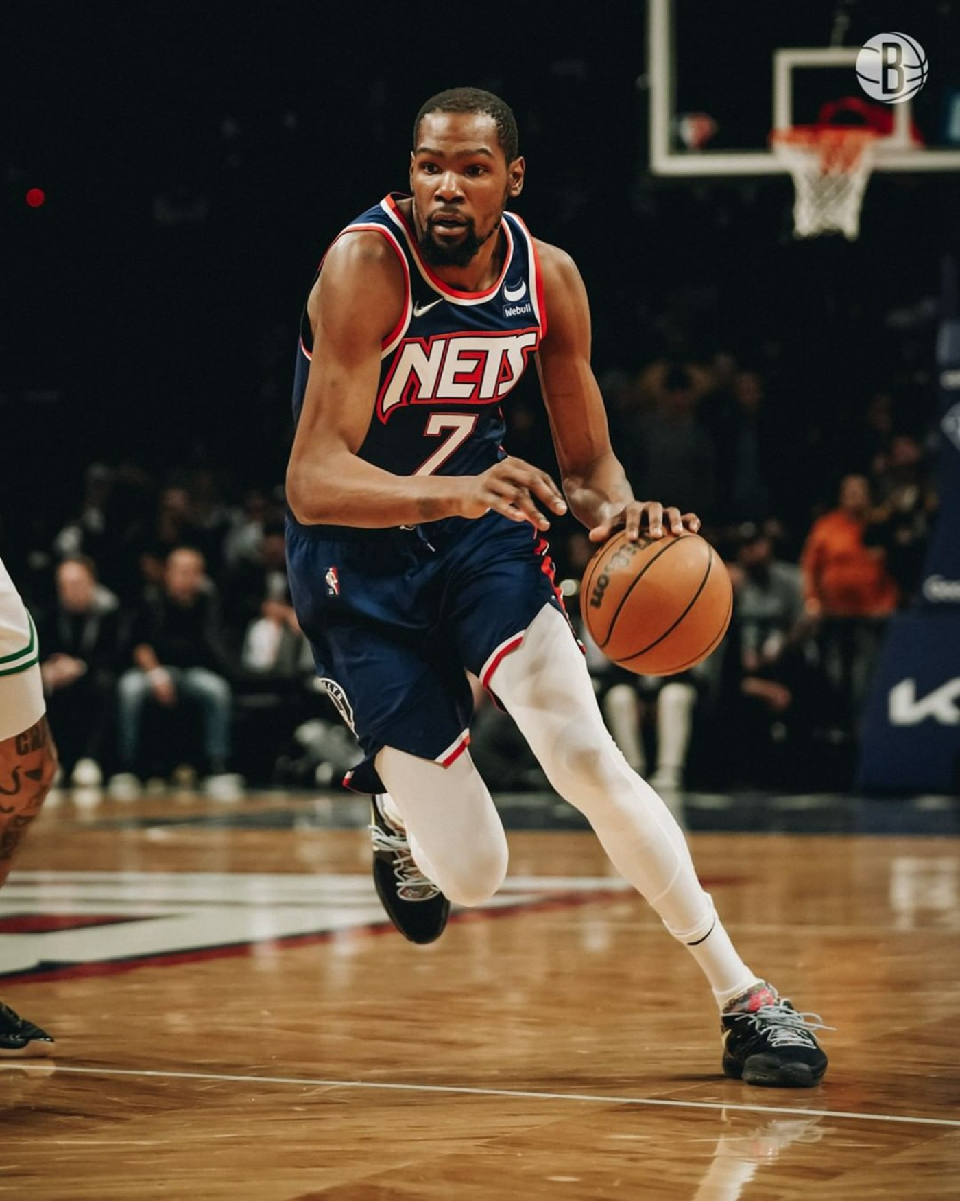 汤神上脚蓝色球鞋,汤神总决赛穿的鞋