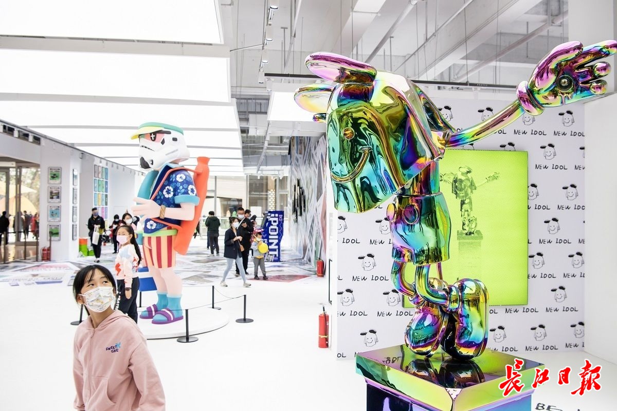 首家武汉万象城开业了，首店美展刷爆逛街新体验