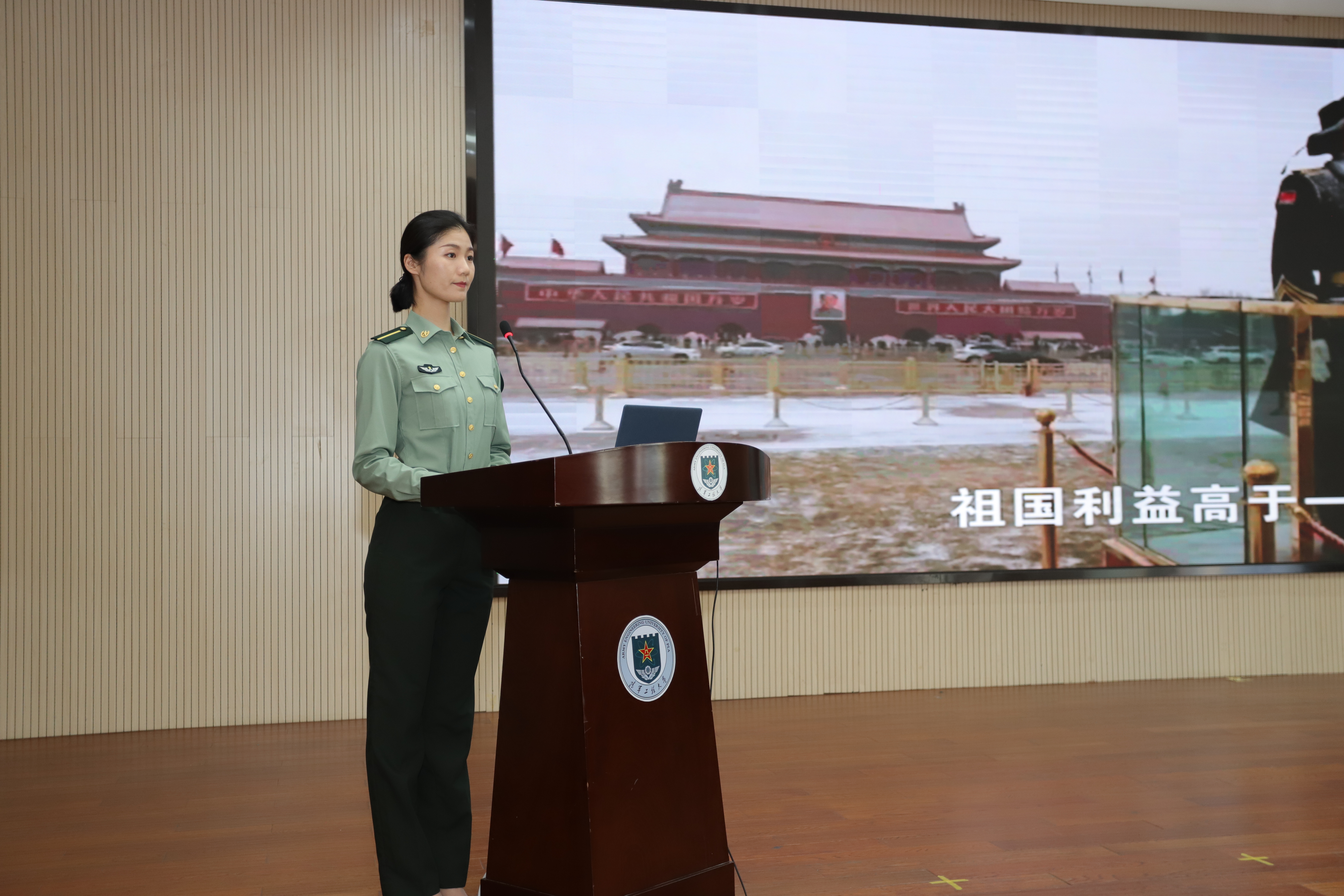 共话青春同成长——陆军工程大学中外学员军事文化交流活动侧记
