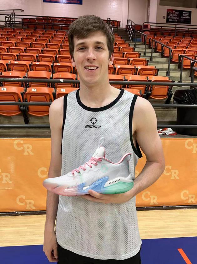 准者体育签约NBA球员之后，跨界联名奥特曼，发力童装市场