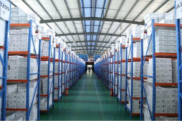 阿么女鞋回淘宝了！13年老粉涌入直播间，回忆杀弹幕感动创始人